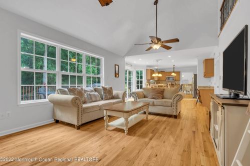 8 Bailey Ct, Jackson Twp NJ  08527-4459 exterior