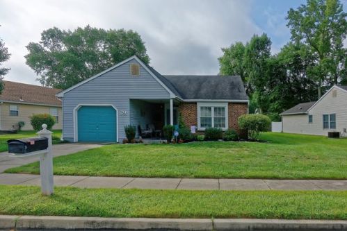 29 Blanchard Dr, West Deptford, NJ 08096-6728