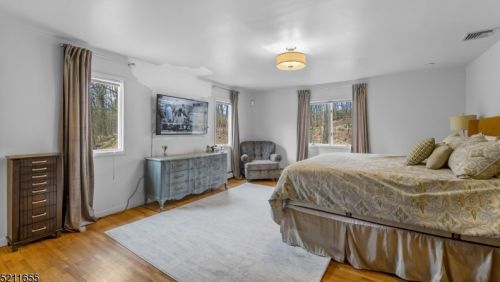 79 Pinewood Dr, Skyline Lakes NJ  07456-1122 exterior