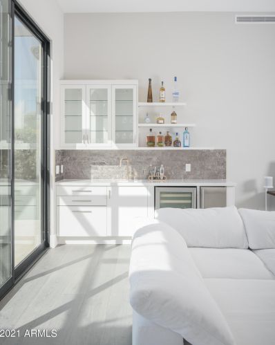 5833 46th Pl, Phoenix AZ  85018-1235 exterior