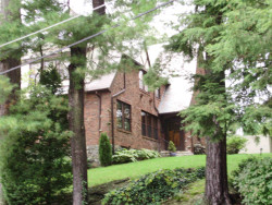 9 Oakvale Rd, Newton, MA 02468-1126