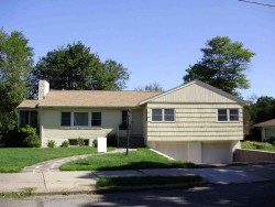 93 Wendell Rd, Newton, MA 02459-2946