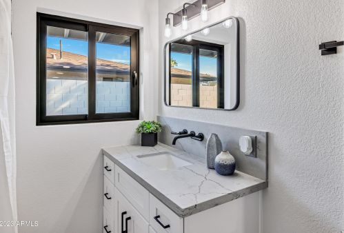 4115 Catalina Dr, Phoenix AZ 85015-6024 exterior