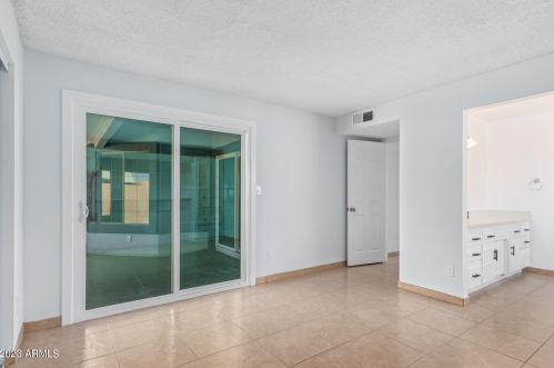 6802 Cambridge Ave, Phoenix AZ 85008-1216 exterior