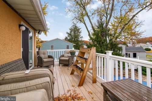 422 Meadowcroft Rd, West Deptford NJ 08096-4007 exterior