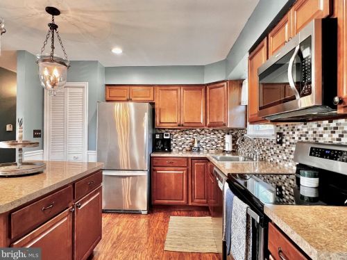 205 Wrexham Ct, West Deptford NJ 08096-4237 exterior