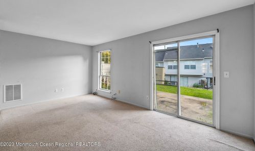 118 Joan Ct, Jackson Twp NJ 08527-2366 exterior