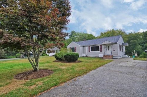 38 Davis St, Taunton, MA 02780-2115