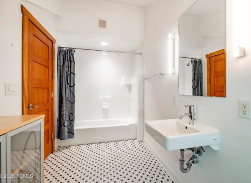 2505 Bear Holw Dr, Park City UT 84098-8524 exterior