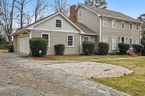 3937 Ashford Dunwoody Rd, Atlanta GA  30319-1834 exterior