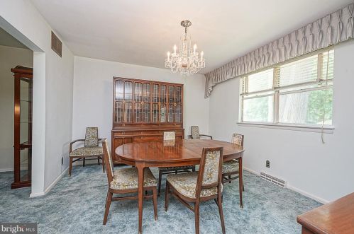 616 Chestnut Ave, West Deptford NJ 08097-1604 exterior