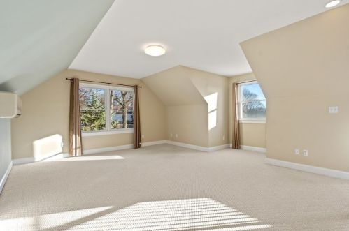 76 Lewis St, Newton MA 02458-1840 exterior