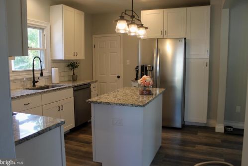 644 Mantua Ave, West Deptford NJ 08066-1277 exterior