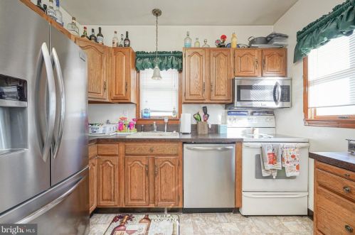 523 Lincoln Ave, West Deptford NJ 08066-1136 exterior