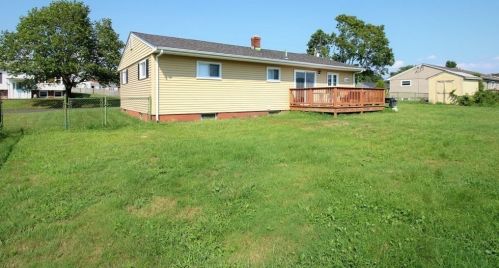 103 Pennsylvania Ave, Fall River MA 02726-3703 exterior