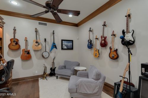 1465 Caribbean Ln, Phoenix AZ 85023-6792 exterior