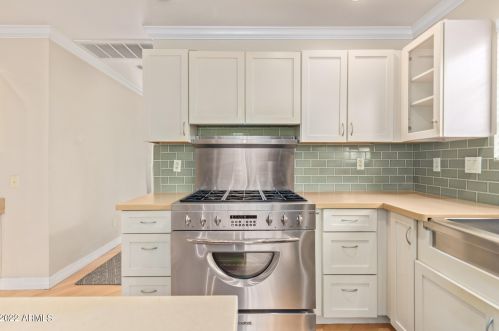 6701 14 Pl, Phoenix AZ 85014-4014 exterior