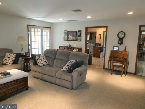 140 Grove St, Erial NJ  08081-9320 exterior