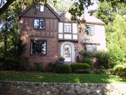 101 Stuart Rd, Newton, MA 02459-1211