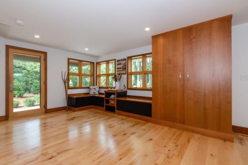 155 Great Nck Rd, Wareham MA 02571-2426 exterior