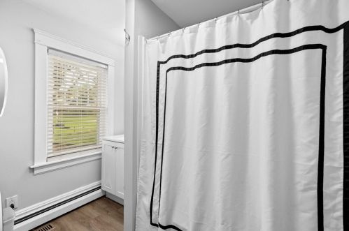 24 Main St, Berkley MA  02779-1399 exterior