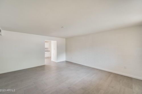 13614 15th Dr, Phoenix, AZ 85023-6103