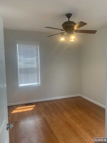 542 Davis Ave, Kearny NJ  07032-3627 exterior