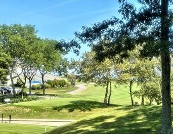 9 Fairway Dr, Plymouth MA 02360-1461 exterior