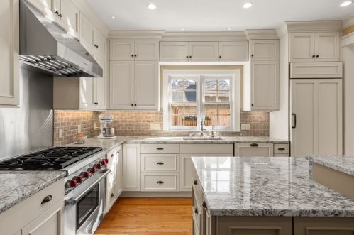 120 Pleasant St, Newton MA 02459-1810 exterior