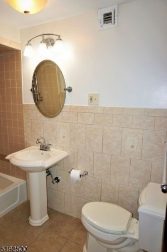 87 Brg St, Belleville NJ 07109-2429 exterior