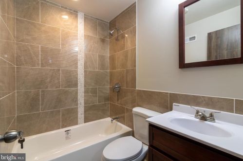 5230 Diamond St, Philadelphia, PA 19131-2304