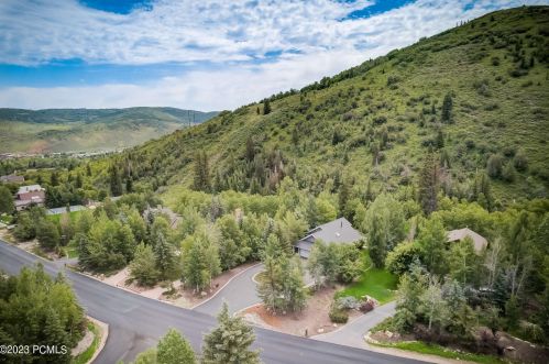 7794 Pinebrook Rd, Park City UT 84098-5348 exterior