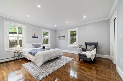 21 Beacon Pl, Chelsea MA  02150-1705 exterior