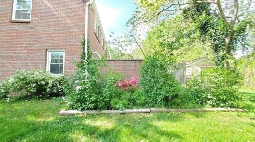 27 Dewey Ave, Montgomery MA  01085-4391 exterior