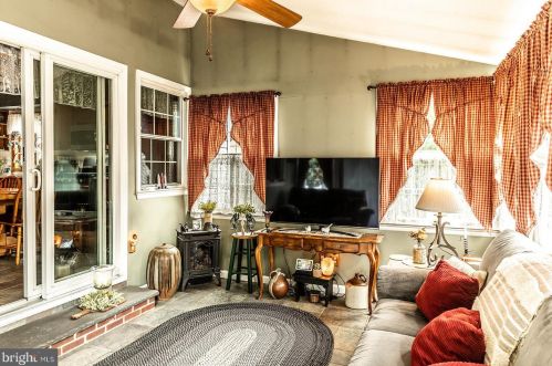 141 Progress Ave, West Deptford NJ 08096-1212 exterior