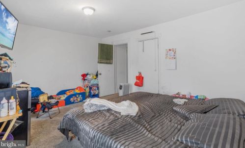 61 Hopkins St, West Deptford NJ  08096-2438 exterior