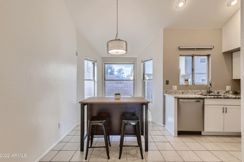 5820 42 Pl, Phoenix AZ 85050-3777 exterior