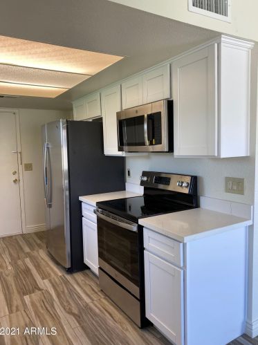 3830 Crittenden Ln, Phoenix AZ  85019-4012 exterior