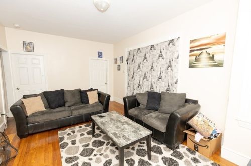 555 Broadway, Fall River MA 02724-2940 exterior