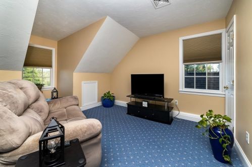 27 Stop Riv Rd, Norfolk MA 02056-1171 exterior