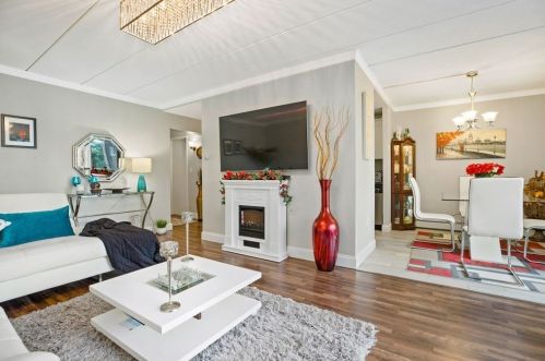 275 Lake St, Weymouth, MA 02189-1262