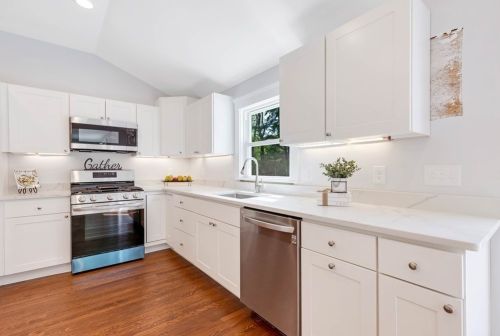 405 Main St, Lynnfield MA 01940-2559 exterior