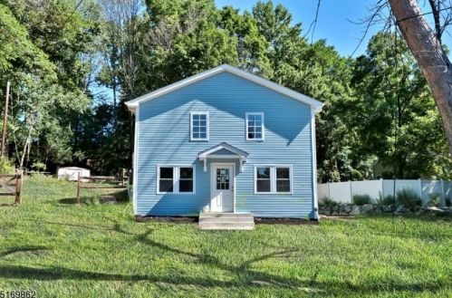 7 Le Boun Blvd, Skyline Lakes NJ  07456-1207 exterior