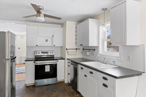 38 Glendale St, Worcester MA 01602-2813 exterior