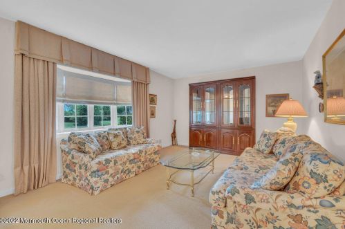 52 Laurel Dr, Little Silver NJ 07739-1416 exterior