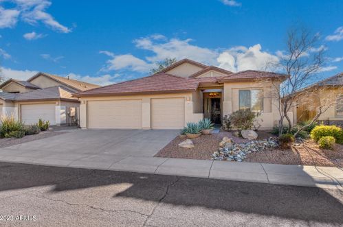 22215 49th St, Phoenix AZ  85054-6170 exterior