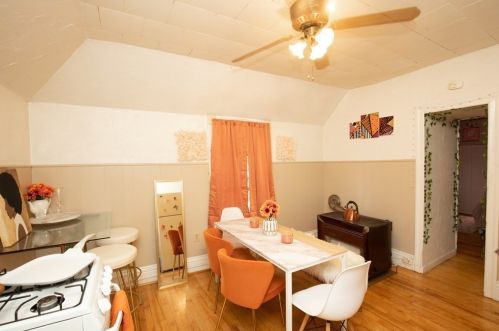 56 Foster St, New Bedford MA 02740-6677 exterior