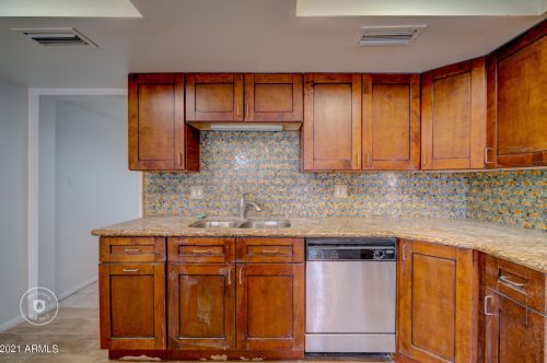 18042 42nd St, Phoenix AZ 85032-2267 exterior