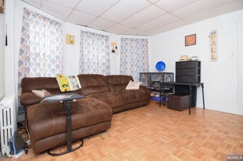 209 Kearny Ave, Kearny NJ 07032-2507 exterior