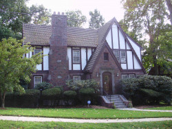 46 Ellis Rd, Newton, MA 02465-2917